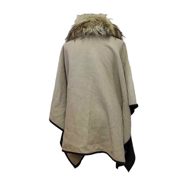 Evy's Tree Cape  - Picture 2 of 9